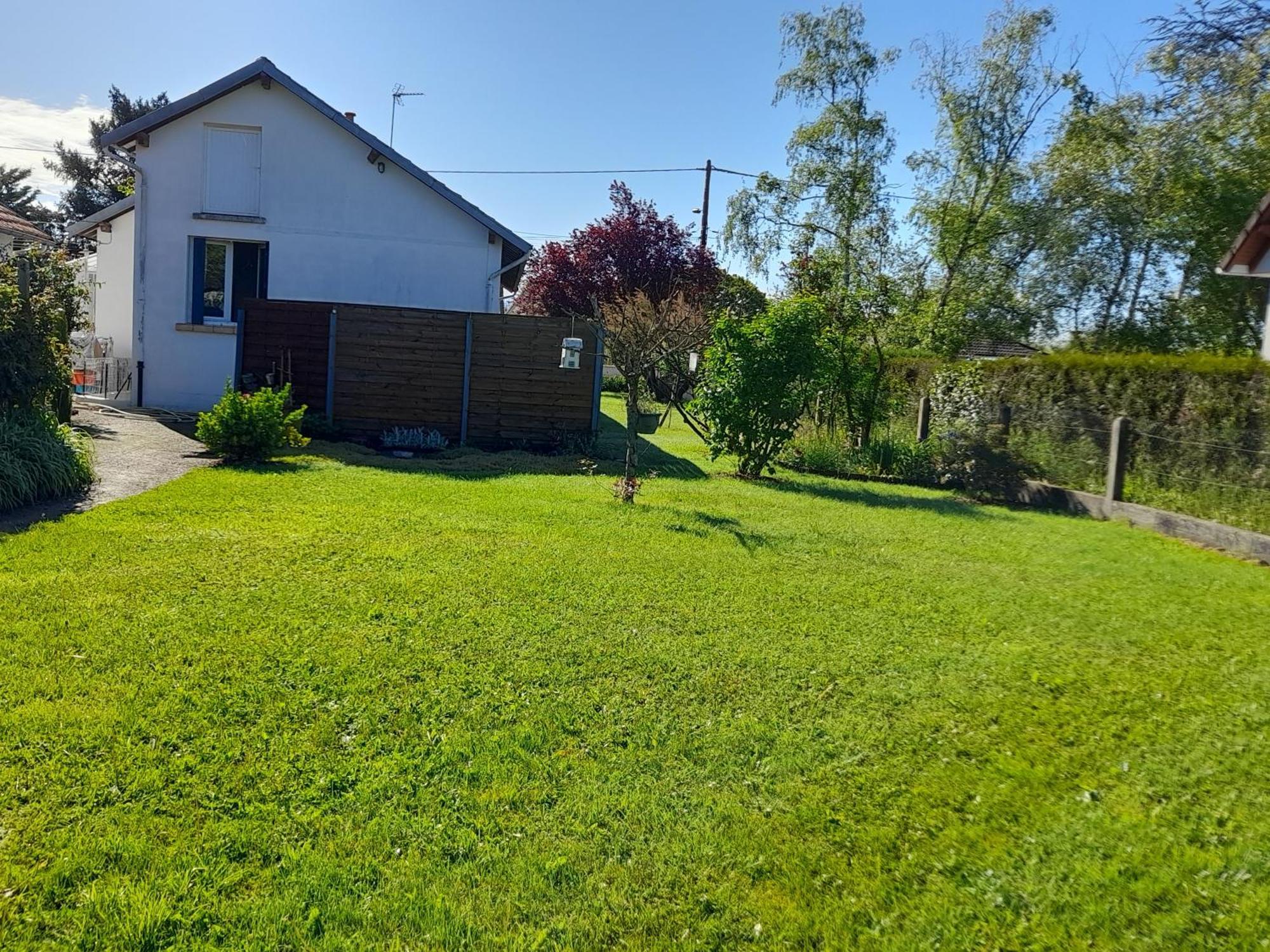 Bed and Breakfast Les Abelias Hauterive  Экстерьер фото